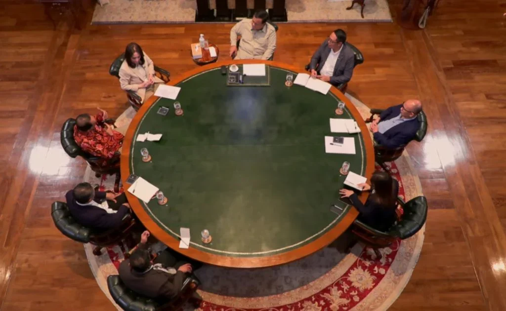 Suasana dialog antara tokoh dan jurnalis di Hambalang, Bogor. (Youtube/Prabowo Subianto)