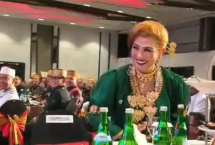 Syarifah Suraidah Senyum Dipanggil Gubernur Kaltim Rudy Mas’ud Noni Belanda