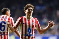 Brankas Barcelona Kecil, Sukar Yakinkan Belanja Julian Alvarez dari Atletico