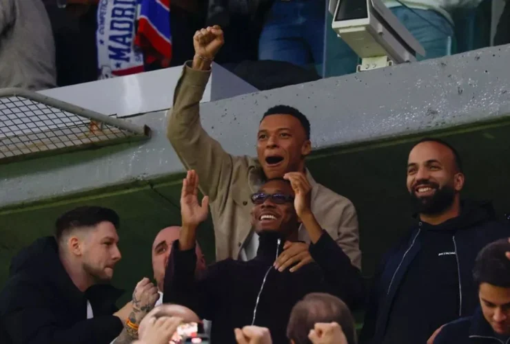 Mbappe dan Alaba Nonton Madrid vs Man City di Tengah Cedera, Bakal Main di Leg Kedua?