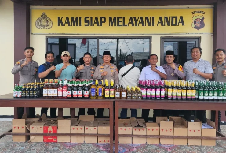 Jual Ratusan Botol Miras saat Bulan Puasa, Pria 56 Tahun Diciduk Polisi di Poros Labanan