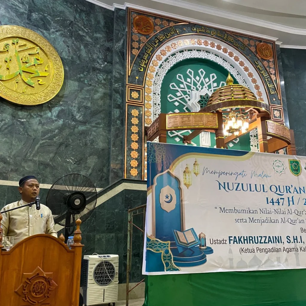 Sekretaris Kabupaten Berau, Muhammad Said, saat mengikuti kegiatan Nuzulul Qur’an di Masjid Agung Baitul Hikmah, Tanjung Redeb, Jumat (6/3/2026).
