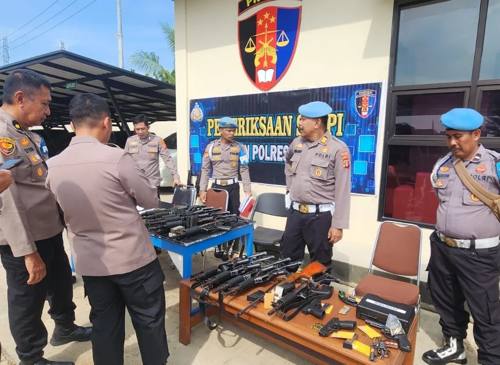 Polres Berau melakukan pemeriksaan terhadap senjata api milik personel pada Senin (9/3/2026) pukul 08.30 WITA.