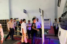 Utamakan Keselamatan Penumpang saat Mudik Lebaran, Dishub Berau Kandangkan Satu Bus Damri Karena Masalah Ban