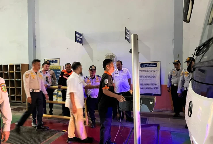 Utamakan Keselamatan Penumpang saat Mudik Lebaran, Dishub Berau Kandangkan Satu Bus Damri Karena Masalah Ban