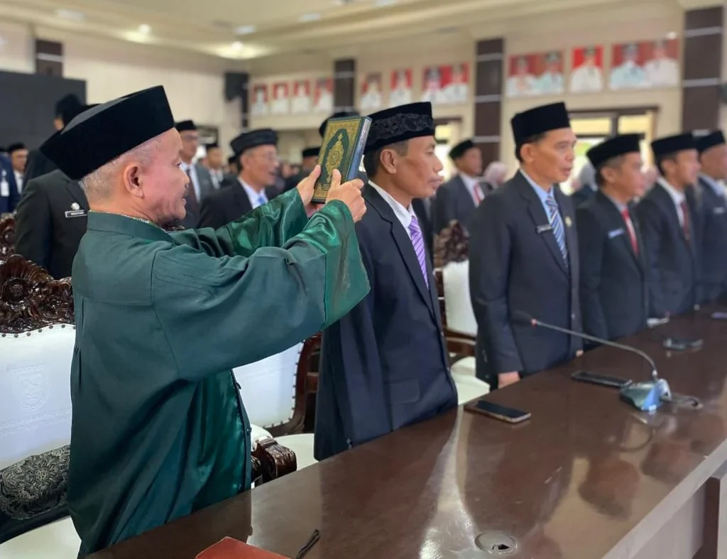 Pelantikan dan pengambilan sumpah janji 119 PNS di lingkungan Pemkab Berau, Jumat (13/3/2026). (Diva/BT)