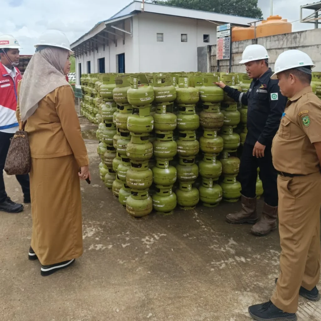 Diskoperindag Berau sidak Stok LPG 3 Kilogram di agen.
