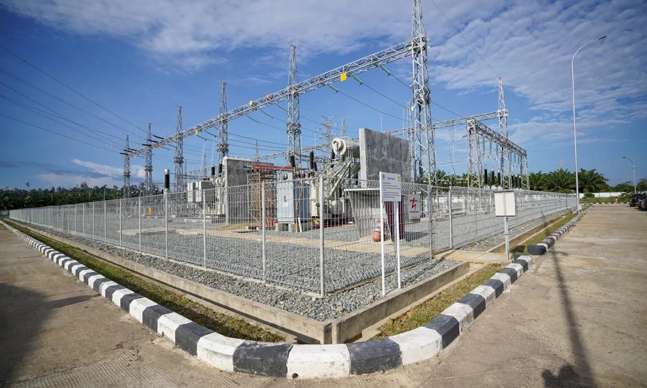 Gardu Induk (GI) Talisayan yang dibangun PLN UIP Kalimantan Bagian Timur menjadi bagian penting dalam memperkuat sistem kelistrikan guna menjaga keandalan pasokan listrik di Kalimantan Timur dan Kalimantan Utara.