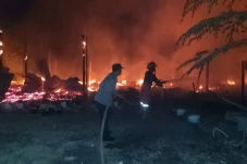 Diduga Gara-gara Mesin Genset, Satu Rumah di Batu Putih Hangus Terbakar