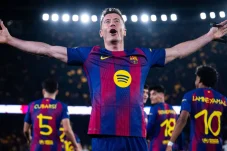 Kontrak Diperpanjang Tapi Gaji Dipotong, Ini Nasib Lewandowski di Barcelona Musim Depan