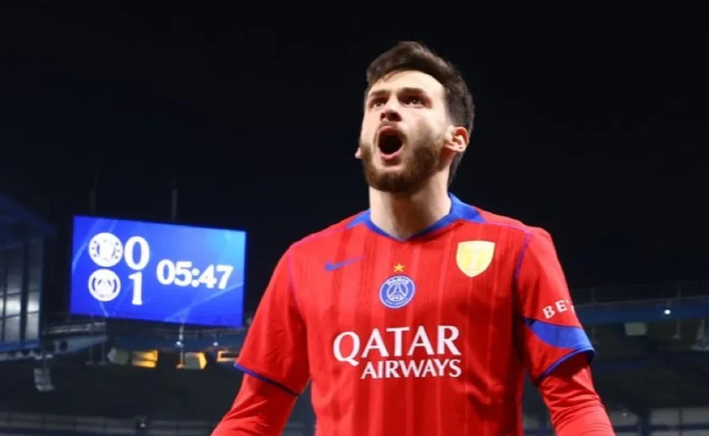 Pemain PSG Khvicha Kvaratskhelia (psg.co.fr)