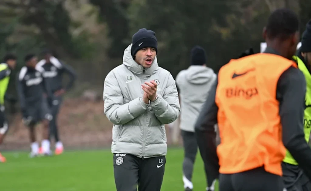 Pelatih Chelsea Liam Rosenior (chelseafc.com)