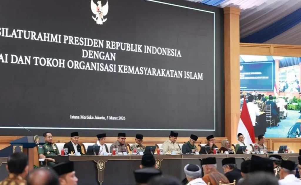 Presiden Prabowo saat melakukan pertemuan dengan para kyai dan ulama serta tokoh agama (Instagram/@presidenrepublikindonesia)