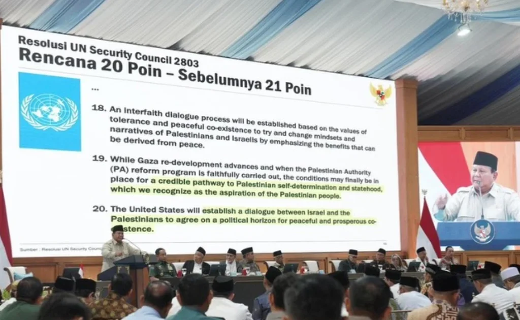 Presiden Prabowo saat melakukan pertemuan dengan para kyai dan ulama serta tokoh agama (Instagram/@presidenrepublikindonesia)