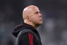 Arne Slot Disebut Tak Akan Dipecat Liverpool, Ini Alasannya