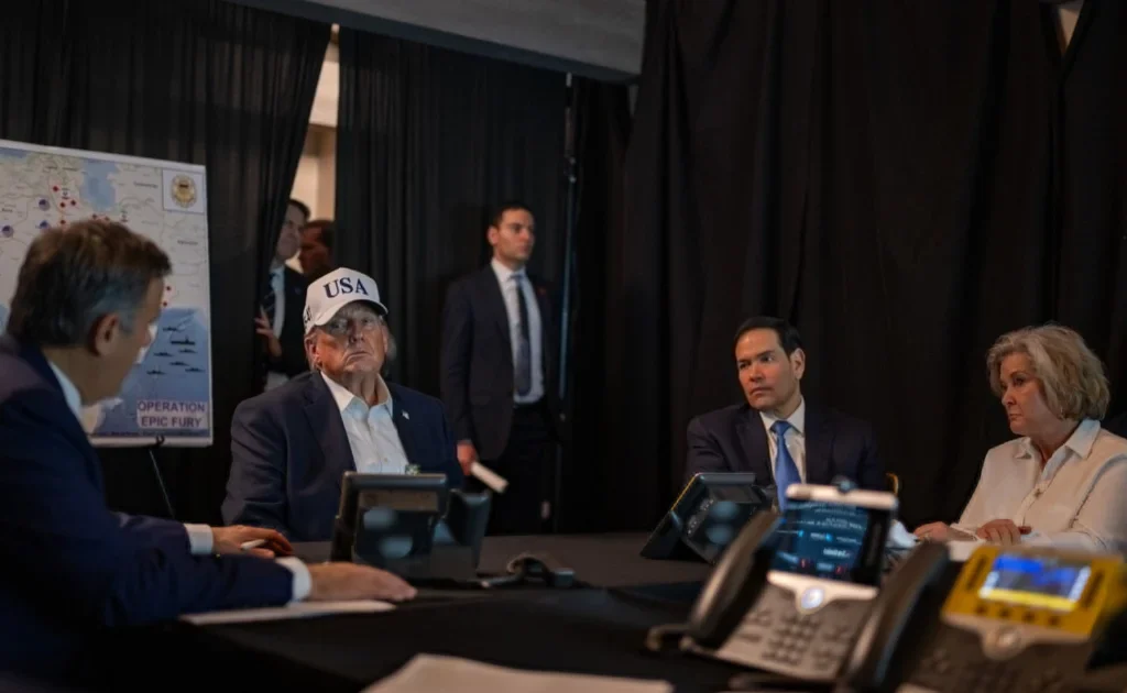 Presiden Amerika Serikat Donald Trump saat memimpin operasi militer terhadap Iran (X/@WhiteHouse)