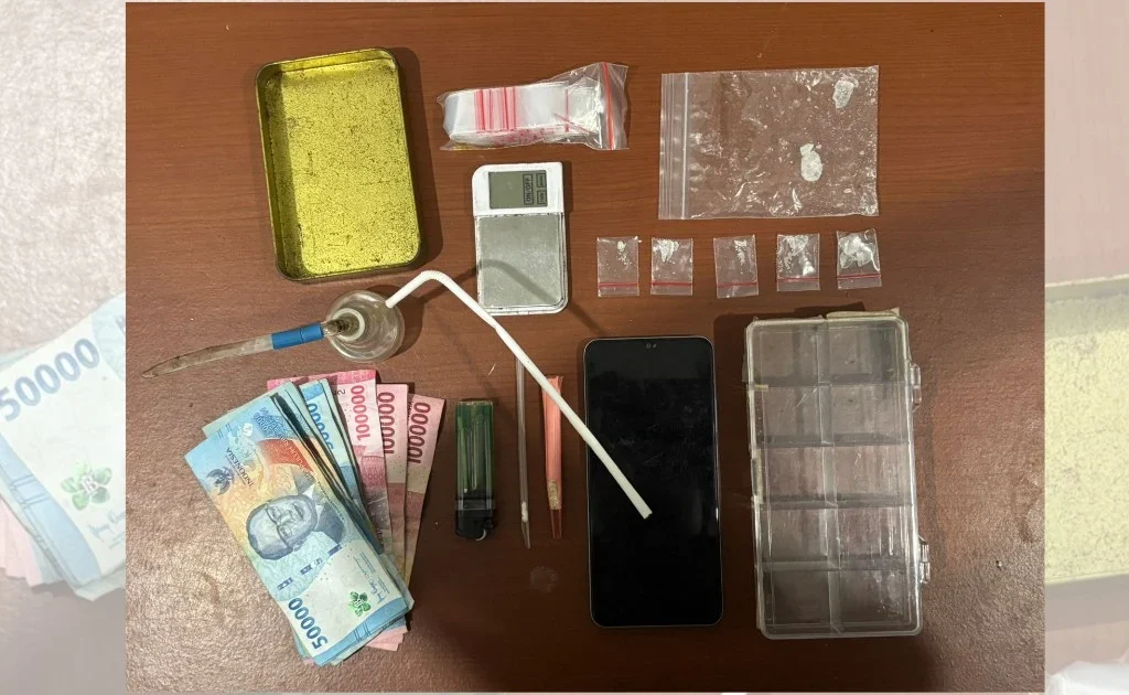 Barang bukti milik RU yang diamankan di Mapolsek Kemban Janggut, Kukar, Kaltim. (polreskukar)