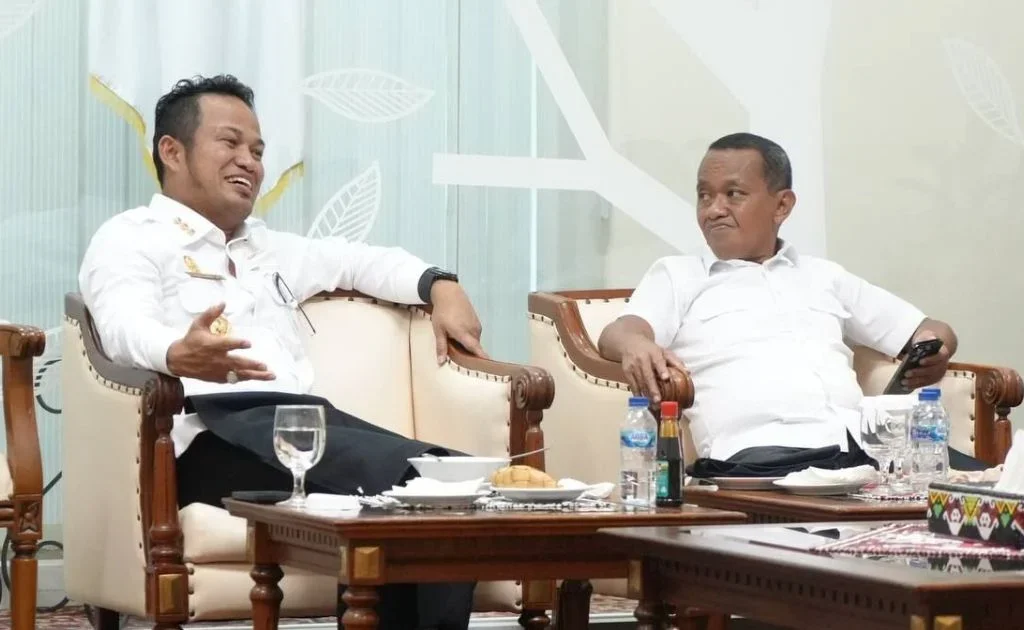 Pertemuan Gubernur Kaltim Rudy Mas'ud dengan Menteri ESDM RI Bahlil Lahadalia. (pemprov kaltim)