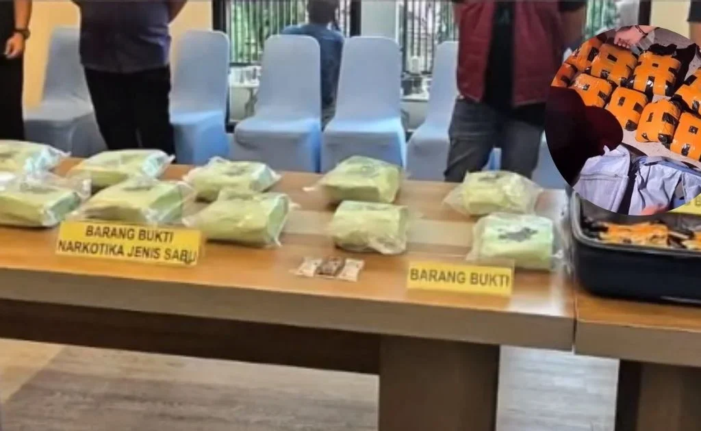 Barang bukti sabu-sabu yang diamankan di Mapolda Kaltim. (instagram/@poldakaltim)