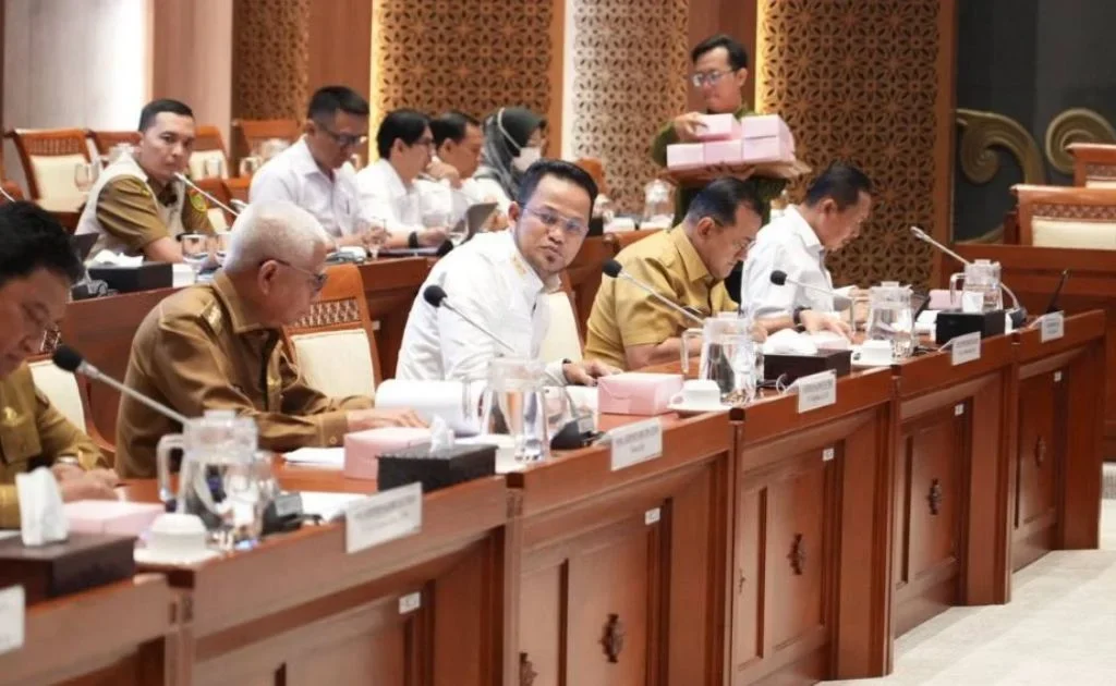 Gubernur Kaltim Rudy Mas'ud, saat kunjungan kerja ke kantor DPR RI. (facebook/Pemprov Kaltim)