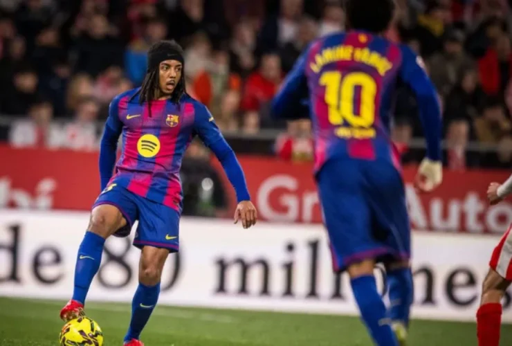 Jules Kounde Tak Dijual Barcelona, Tapi…