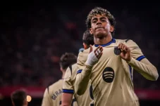 Jelang Barcelona vs Atletico Champions League, Hansi Flick Pasang Badan untuk Jaga Mental Lamine Yamal