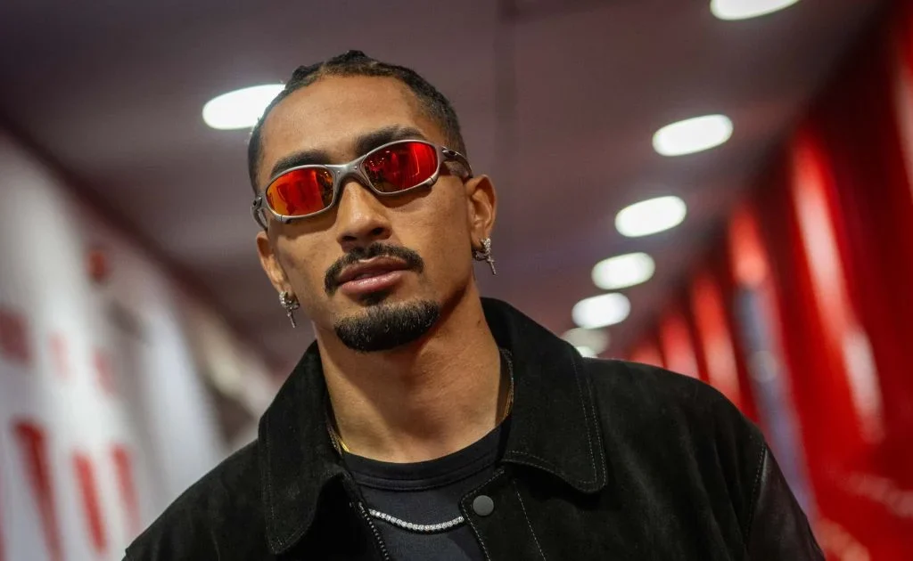 Penyerang Barcelona Rapinha yang hadir untuk menonton langsung laga leg kedua Champions League, Atletico vs Barcelona. (x/@FCBarcelona)