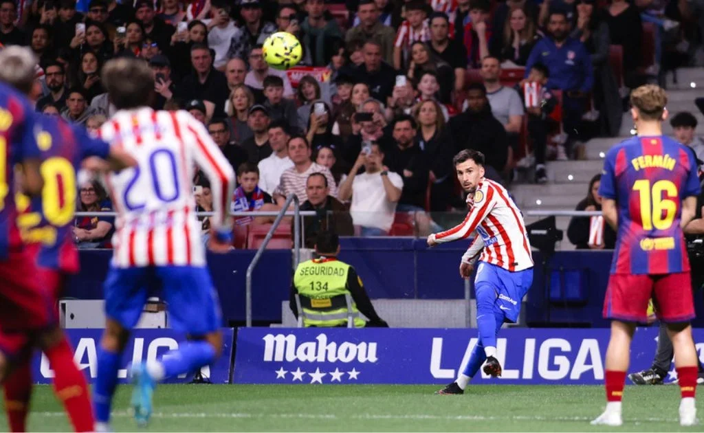 Skuad Atletico Madrid, saat berlaga melawan Barcelona. (atleticodemadrid.com)