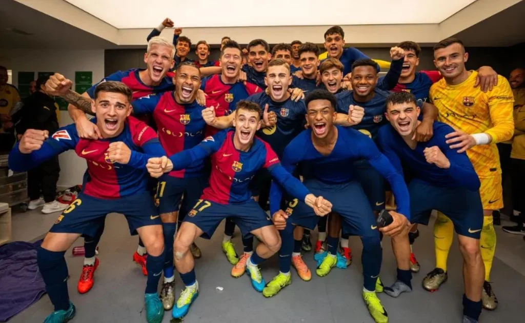 Skuad Barcelona selebrasi pada musim 2024 lalu di La Liga. (fcbarcelona.com)