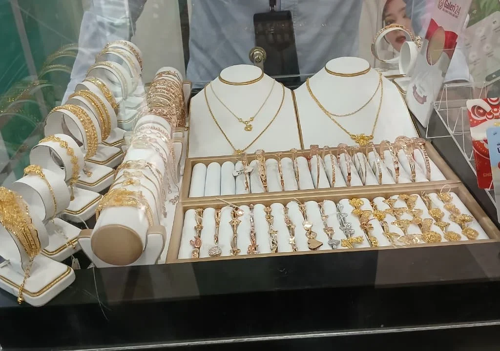 Koleksi emas di Pegadaian Tanjung Redeb. (Adrikni/BT)