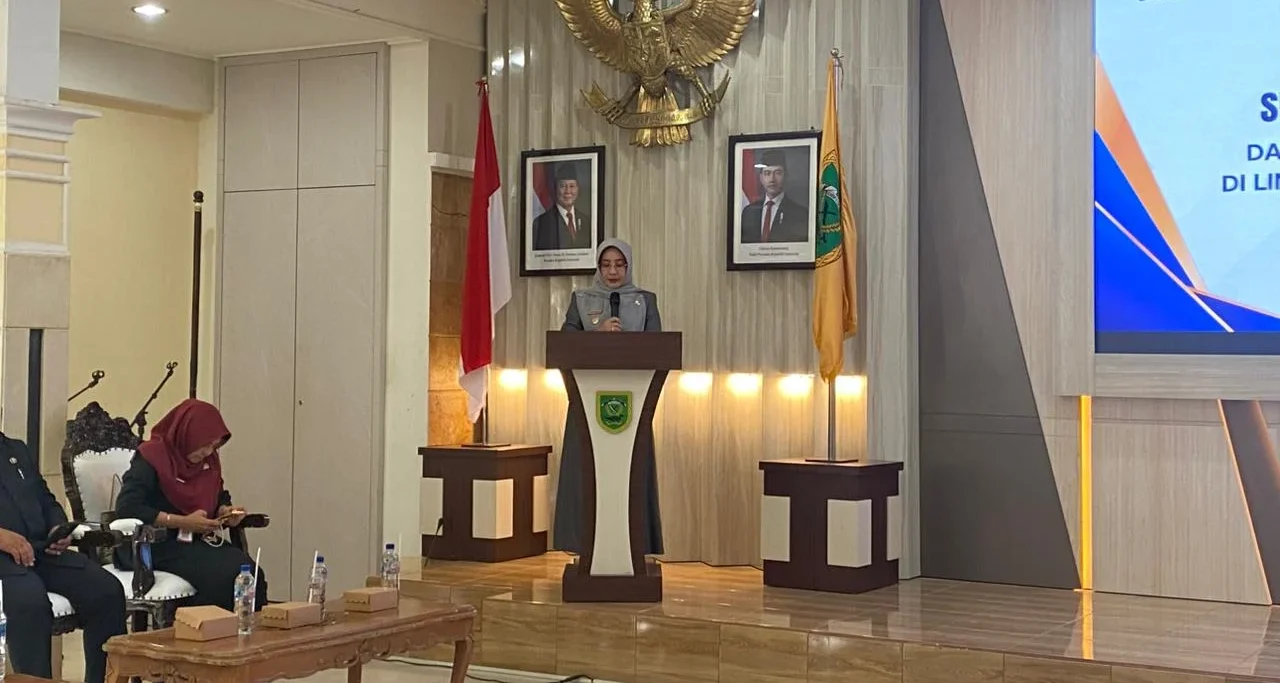Bupati Berau, Sri Juniarsih, memberikan sambutan kegiatan pelantikan dan pengambilan sumpah atau janji pejabat JPT Pratama di Balai Mufakat, Selasa (7/4/2026). (Diva/BT)