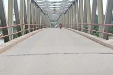 Demi Kenyamanan, Jembatan Segah Berau Segera Diaspal dan Dicat Ulang