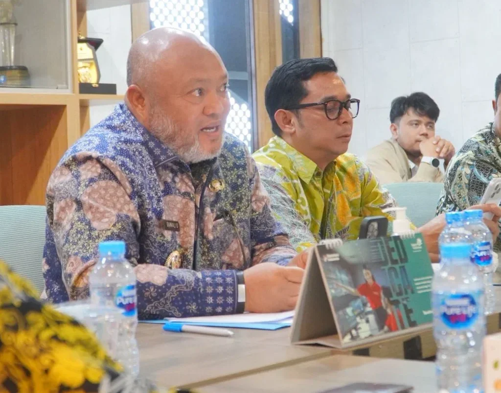 Wakil Bupati Berau, Gamalis, saat melakukan kunjungan langsung ke Kantor Telkom Regional IV Kalimantan di Balikpapan, Kamis (16/4/2026). (Dok. Prokopim)