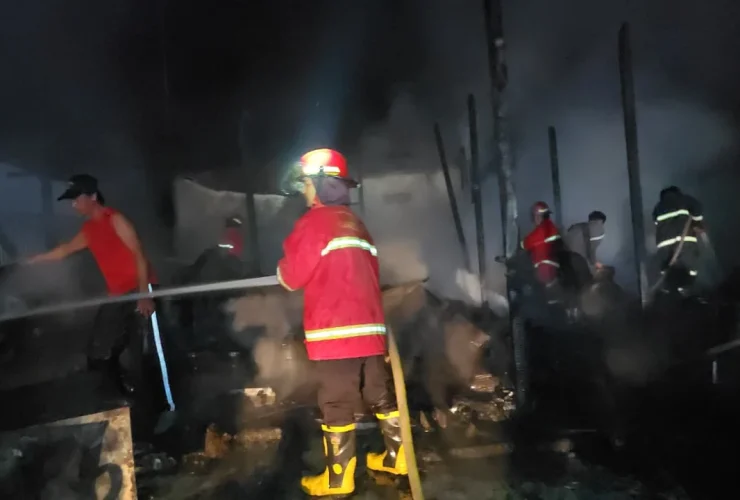 Sering Diprotes Lambat, Disdamkarmat Berau Ungkap Sejumlah Kendala saat Pemadaman Api