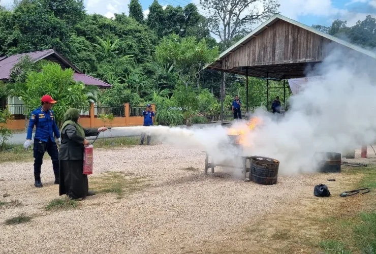 Sinergi PAMA, Damkar, dan Warga Gurimbang Hadapi Ancaman Kebakaran