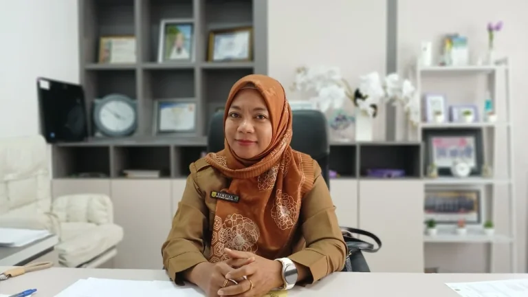 Sekretaris Disbudpar Berau, Samsiah Nawir. (Adrikni/BT)