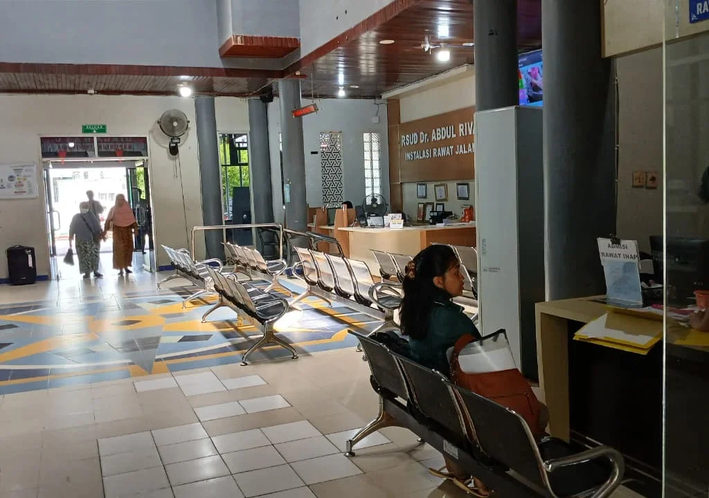 Situasi pelayanan di RSUD dr Abdul Rivai beberapa waktu lalu. (ADRIKNI/BT)