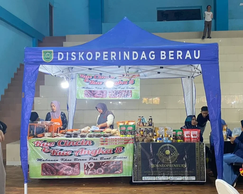Tenda Diskoperindag Berau saat gelaran Parade Kuliner Jakarta di GOR Pemuda, Tanjung Redeb.