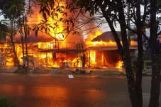 Warung Bakso dan 6 Rumah Hangus Terbakar di Rinding, Kerugian Material Tembus Rp750 Juta