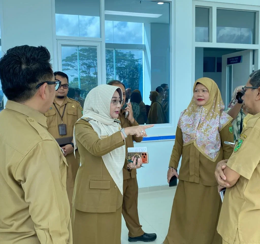 Bupati Berau, Sri Juniarsih, saat meninjau RSUD Tanjung Redeb, Senin (27/4/2026). (Diva/BT)