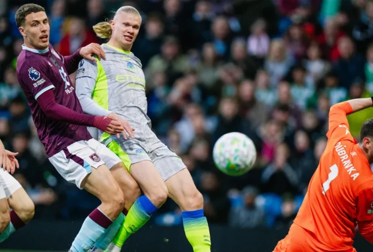 Manchester City Salip Arsenal, Pep Guardiola Bertekad Raih Trofi Liga Inggris