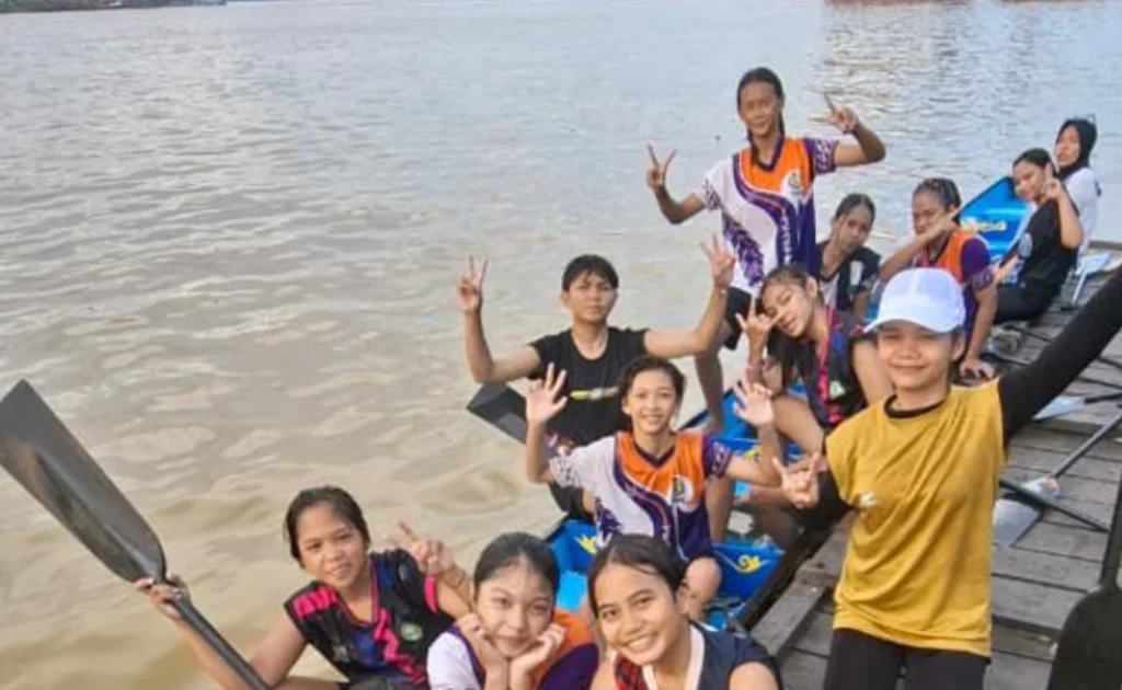 Atlet dayung Berau saat melakukan latihan fisik (Ist)