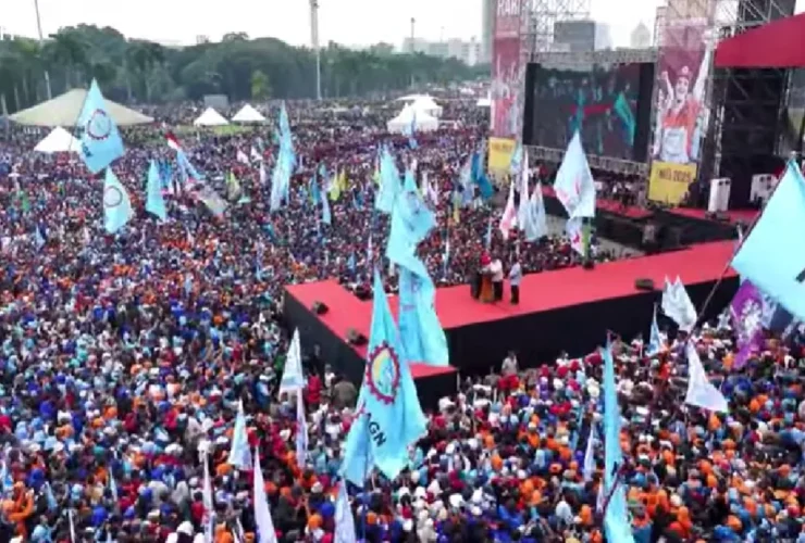 May Day Bikin Massa Buruh Terpecah: Ikut Aksi di DPR hingga Rayakan Bersama Presiden Prabowo