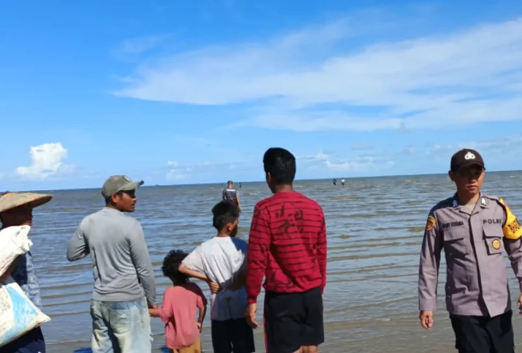 Bocah Asal Bulungan Tenggelam di Pantai Ulingan, Disdamkarmat Berau Kerahkan Tim Pencarian