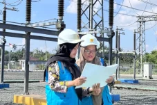 Maknai Hari Kartini, Srikandi PLN UIP KLT Hadirkan Cahaya Hingga Ujung Kalimantan