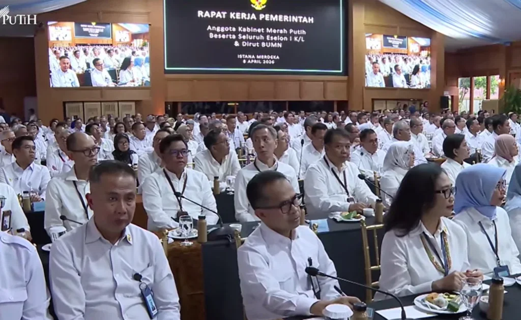 Presiden Prabowo saat memberikan taklimat dalam Raker Pemerintah Anggota Kabinet Merah Putih (YouTube/BPMI Setpres)