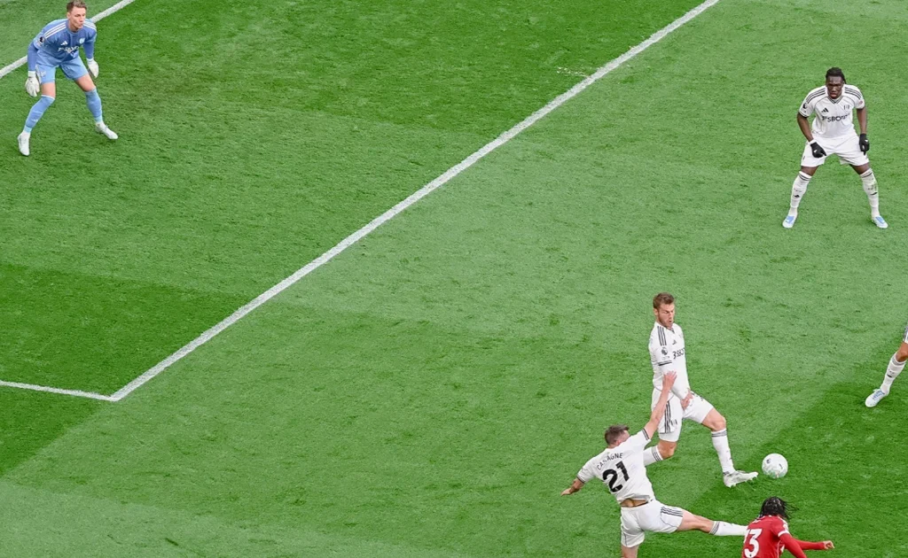 Proses gol Pemain Liverpool Rio Ngumoha (X/@LFC)