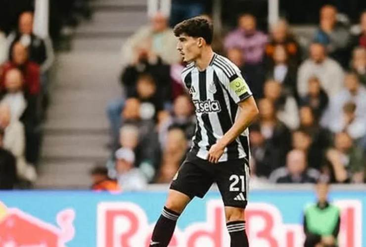 Arsenal dan Manchester City Rebutan Tino Livramento dari Newcastle United