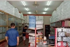 Harga Plastik Melambung Tinggi di Semua Wilayah Indonesia, Ini Penyebabnya