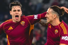 Liverpool Kekurangan Bek, Arne Slot Pulangkan Kostas Tsimikas dari AS Roma